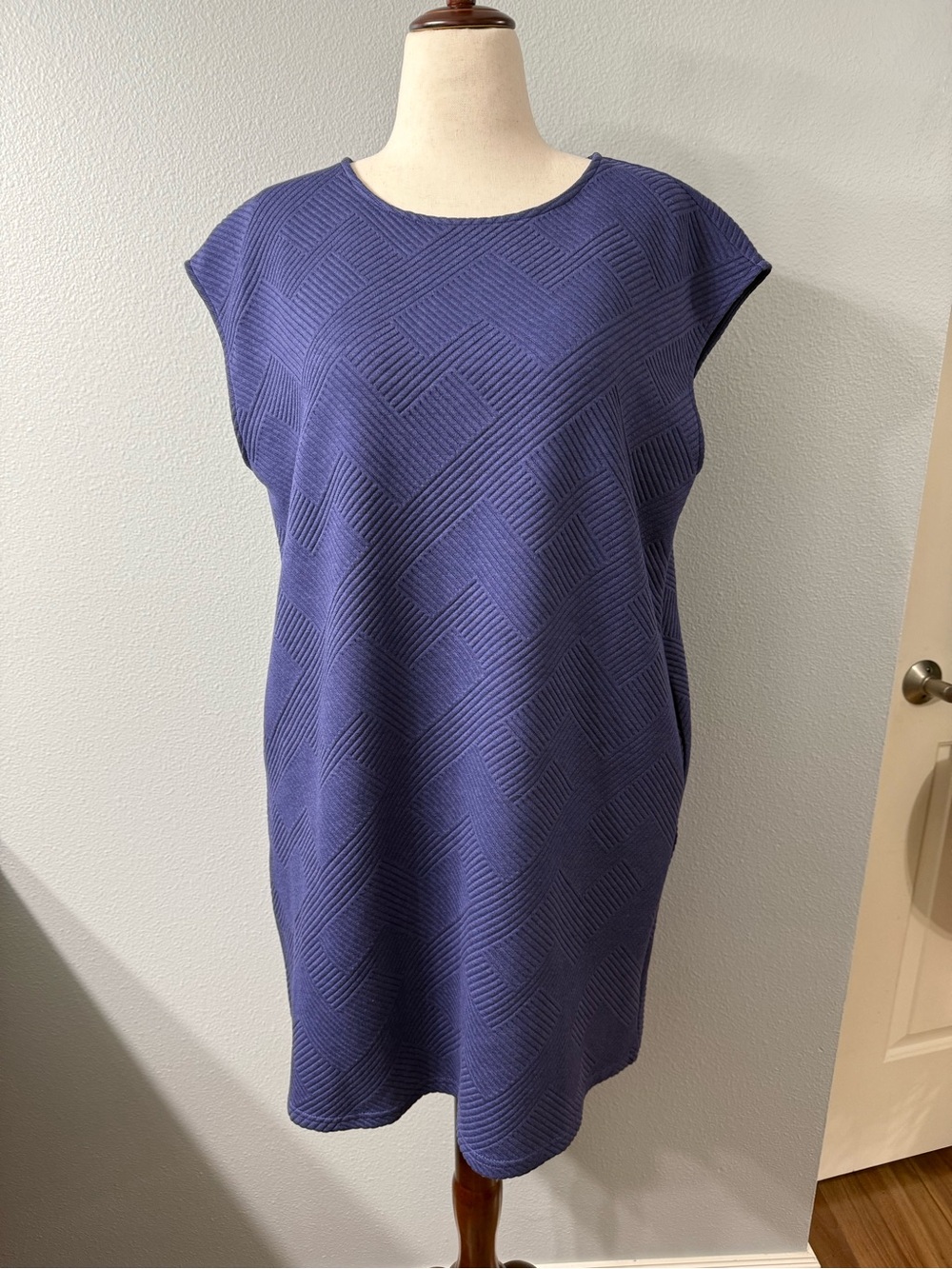 See & Be Seen Blue Textured Shift Dress Sleeveless Work Wedding Guest